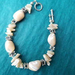 2/10$ Beige stone shell bracelet